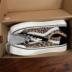 Leopard print Vans